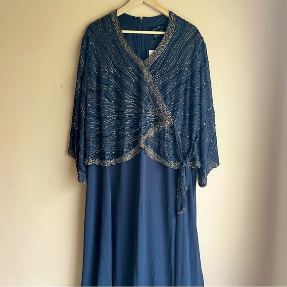 J Kara Dresses & Skirts - J Kara Navy Beaded Dress - NWT- Size 20W- with flutter sleeve